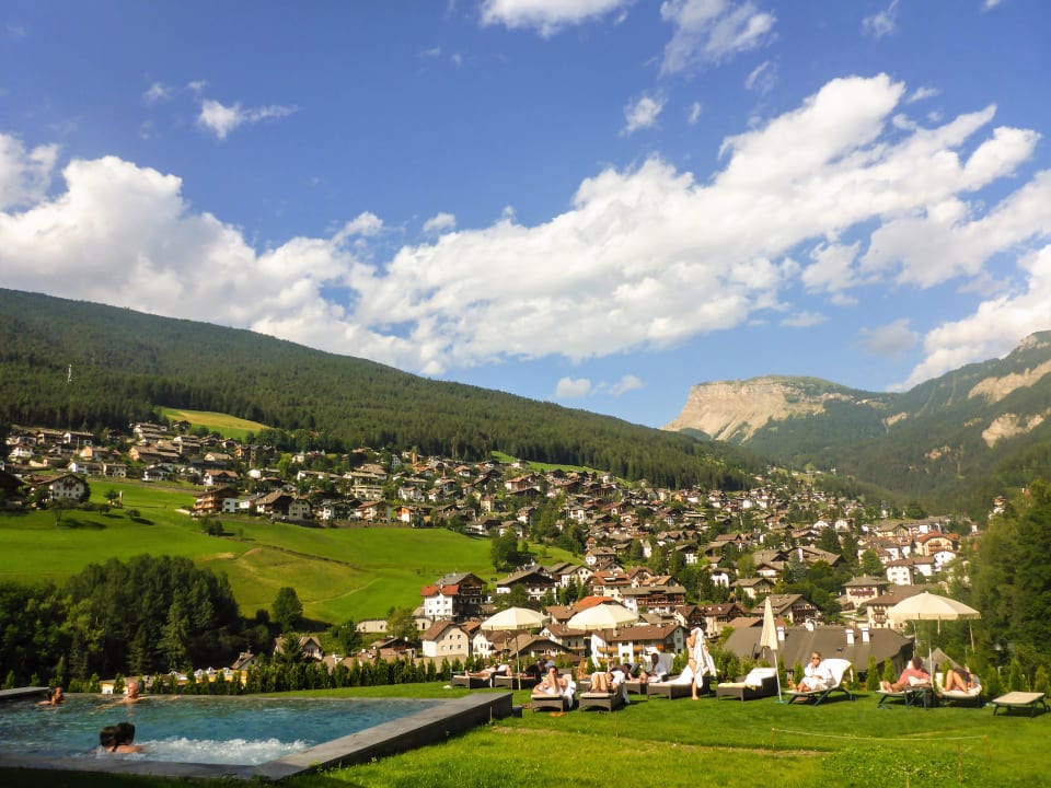 Pool Alpin & Vital Hotel La Perla