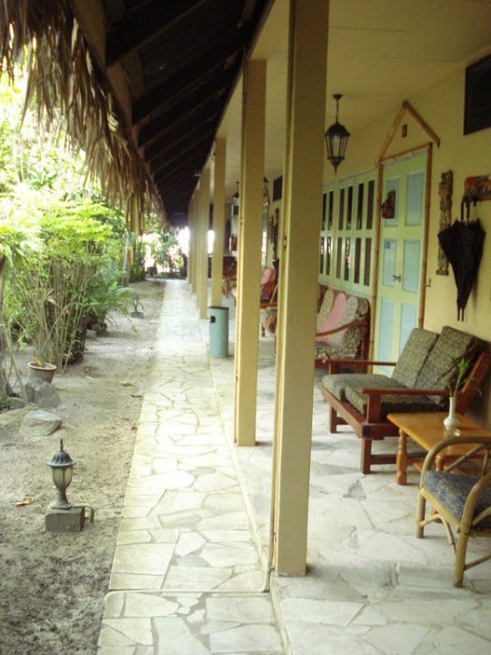 Vor den Zimmern Hotel Beach Garden Resort