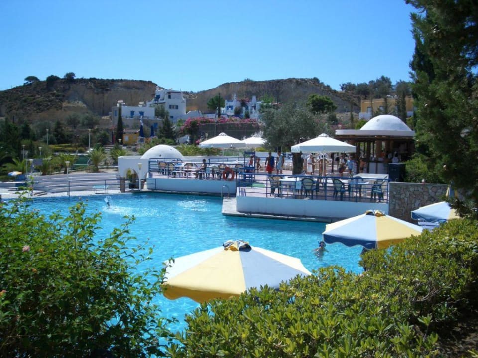 Pool mit Poolbar alltoura Club Hotel Porto Angeli Beach Resort