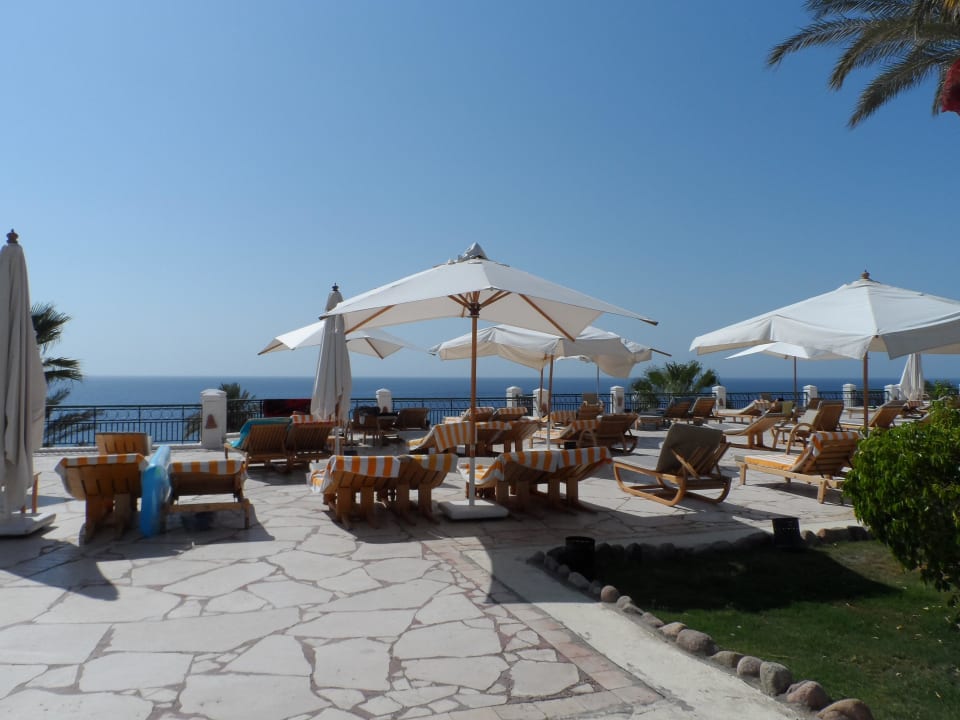 Sonnendeck bei Lobby Safir Sharm Waterfalls Resort