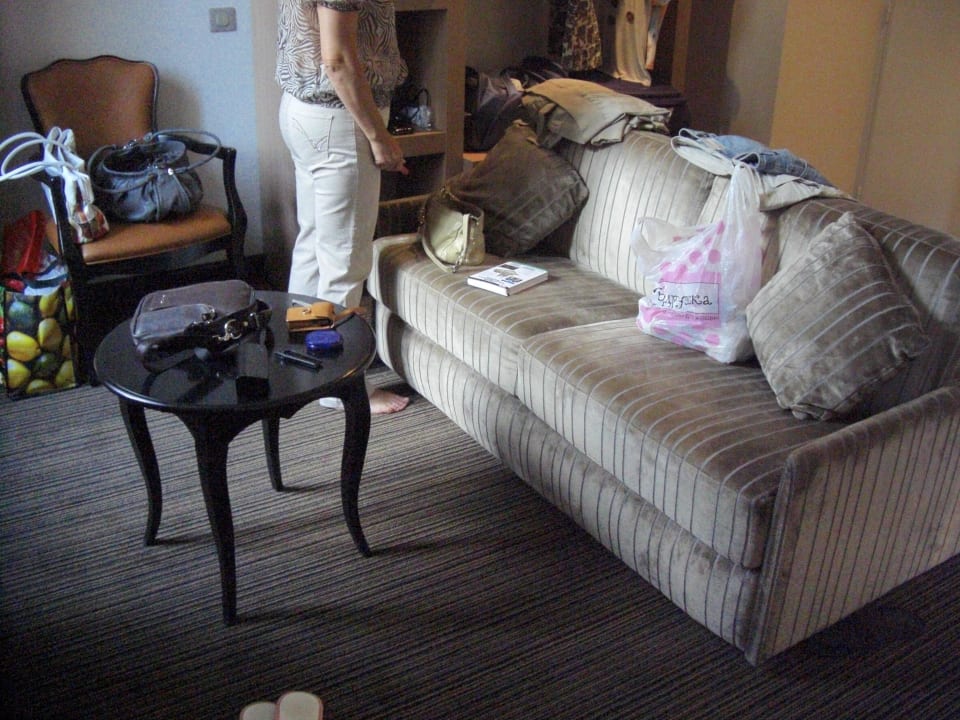 Диван Hotel Plaza Madeleine & Spa