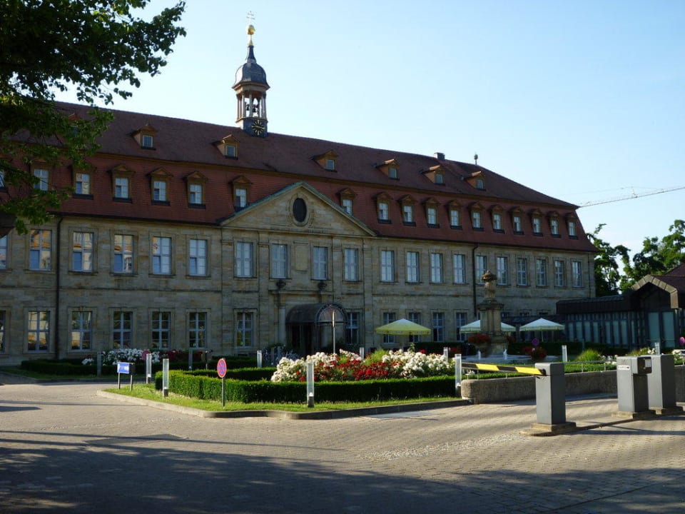 Hauptgebäude und Eingang Welcome Hotel Residenzschloss