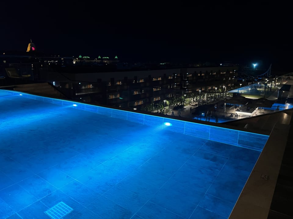 Pool Jacaranda Luxury Resort