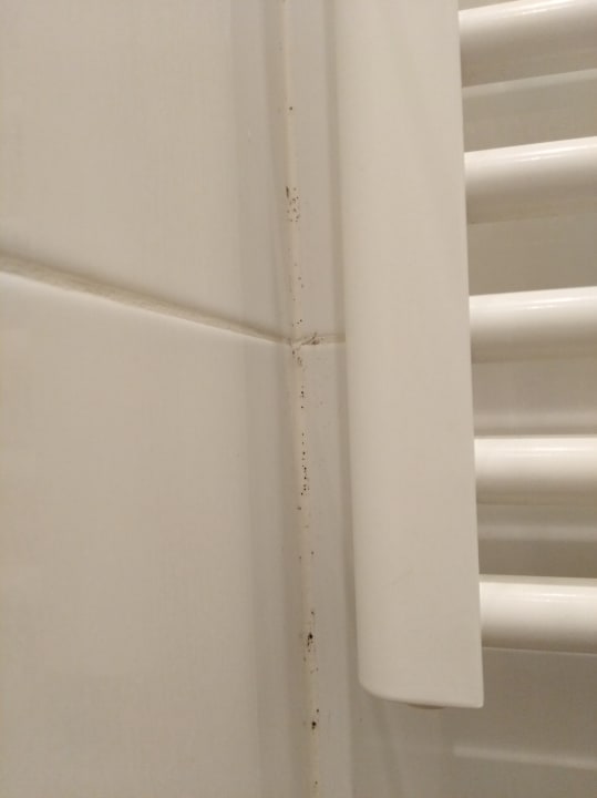 Davon gab es mehrere Ecken und Fugen.  AKTIVHOTEL Weisser Hirsch