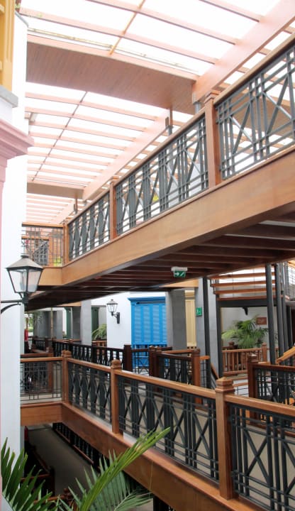 Weg zu den Restaurants Princesa Yaiza Suite Hotel Resort