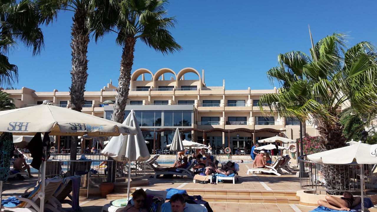 Blick auf das Hotel SBH Hotel Taro Beach