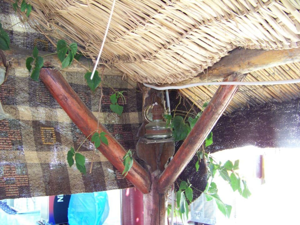 Orientalische Chillecke an der Strandbar - Details Hotel Gardenia Beach