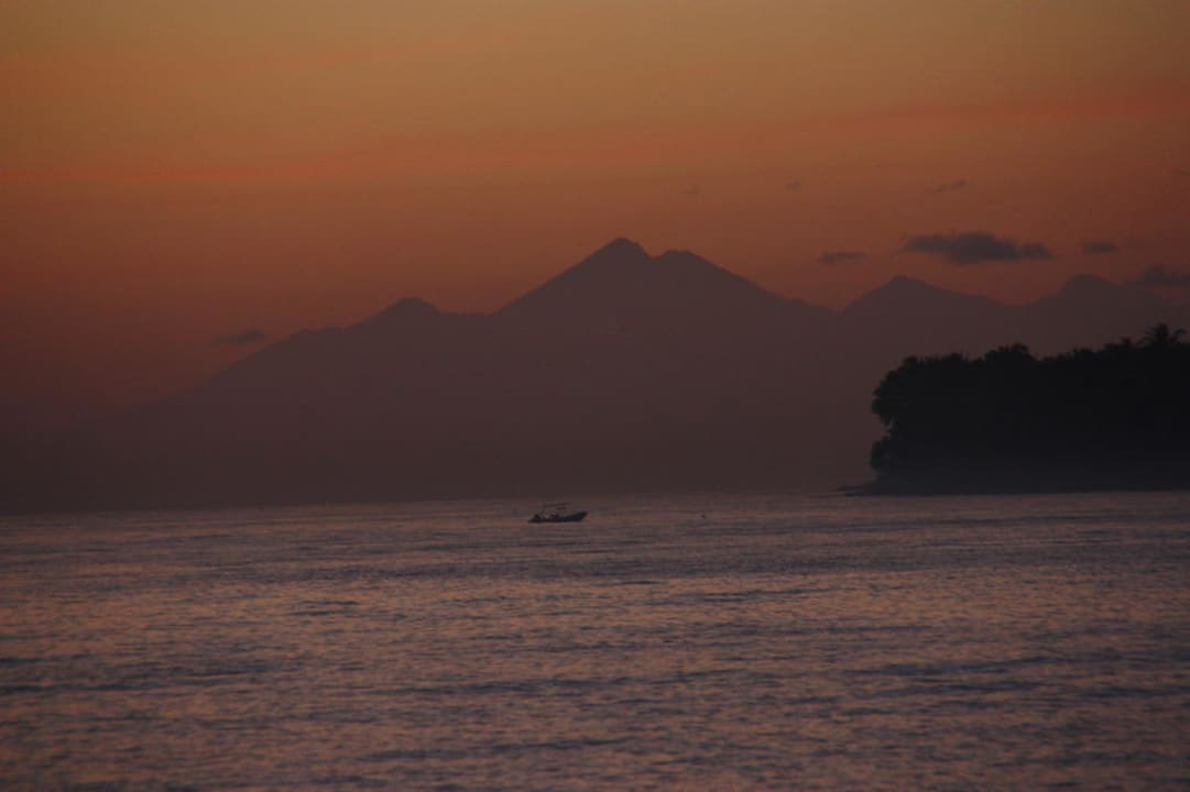 Morgendämmerung mit Sicht auf Lombok Alam Anda Ocean Front Resort & Spa