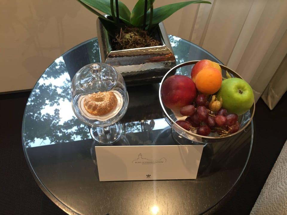 Begrüßungsgeschenk Relais & Châteaux Hotel Burg Schwarzenstein