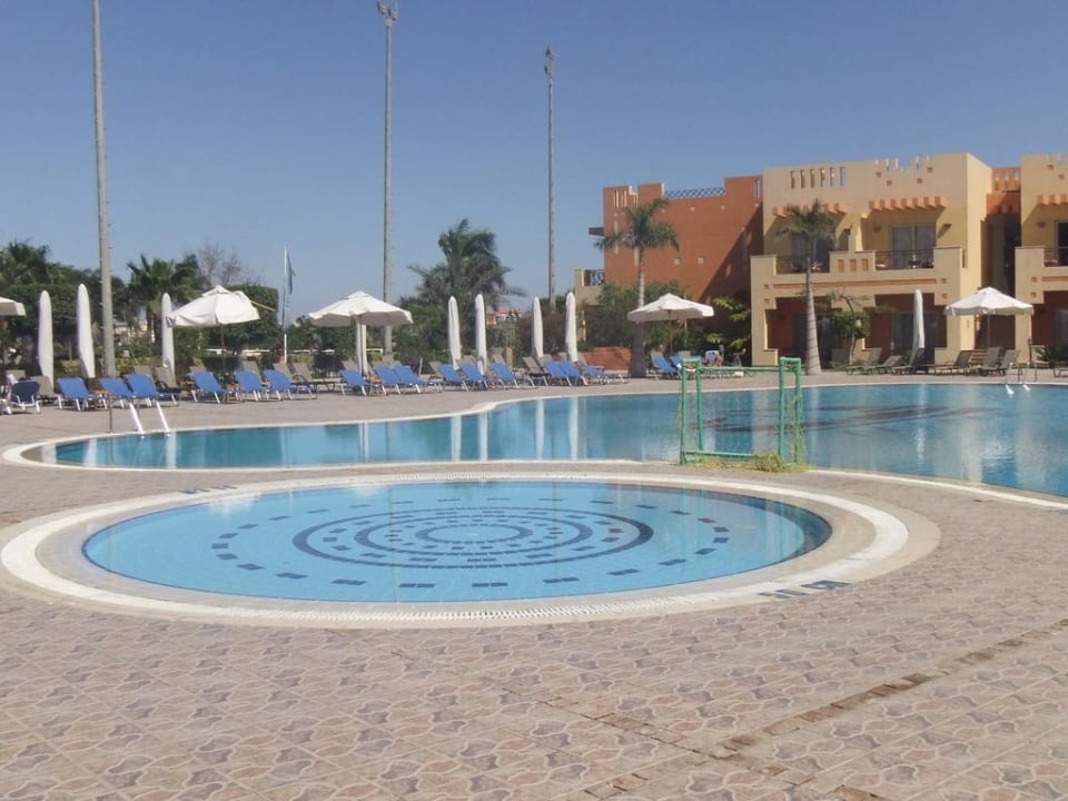 Pool Swiss Inn Pyramids Golf Resort