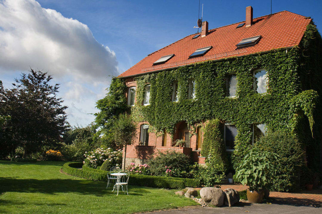 Im Garten Gästehof Schild