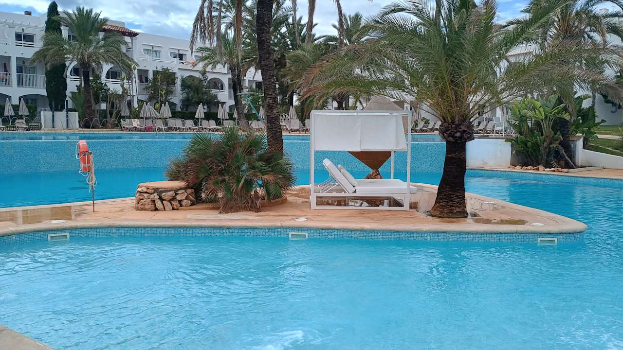 Pool Calimera Fido Gardens