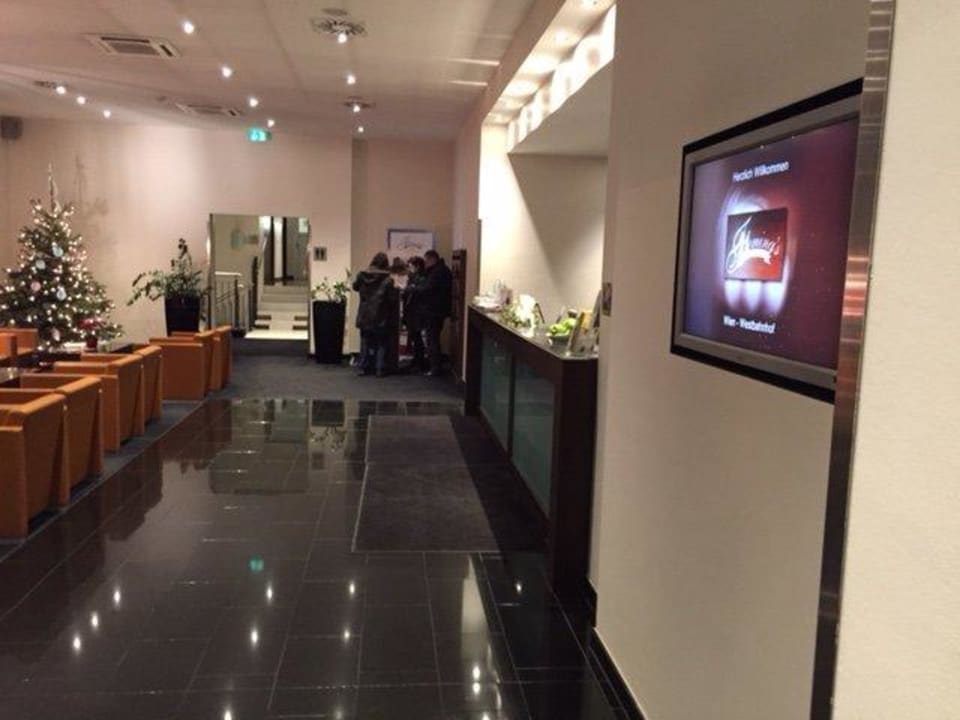 Lobby und Rezeption Flemings Hotel Wien-Stadthalle