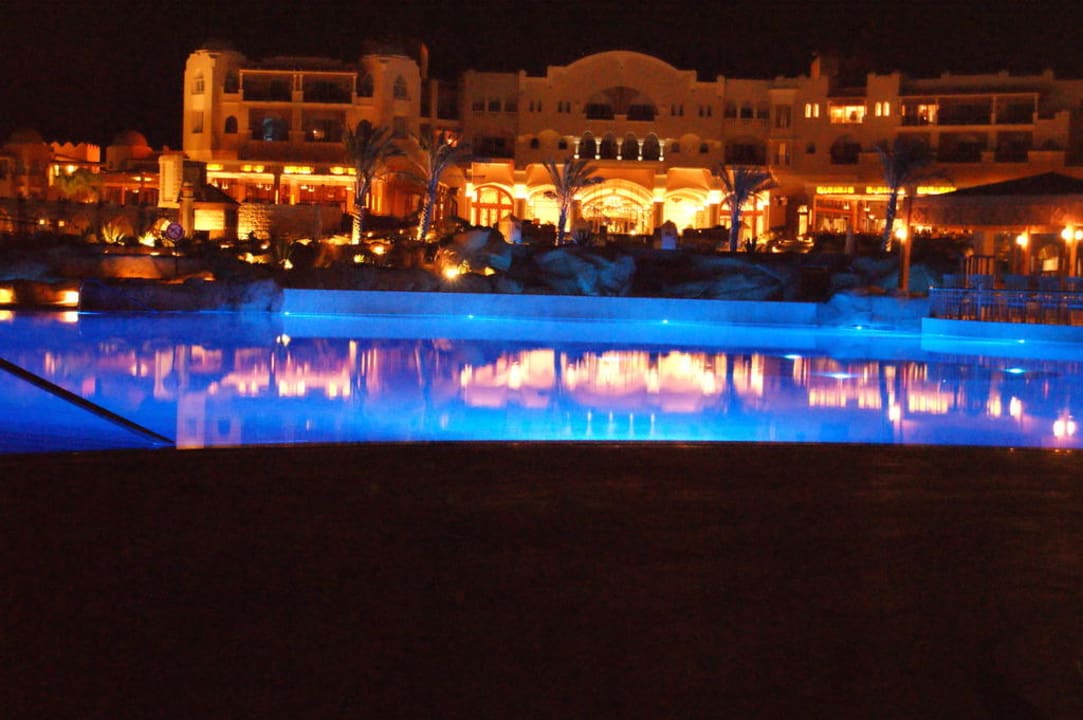 Hotel at night Hotel Kempinski Soma Bay