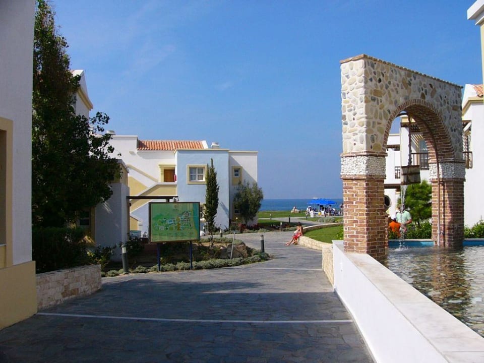 Blick Richtung Meer... Neptune Luxury Resort