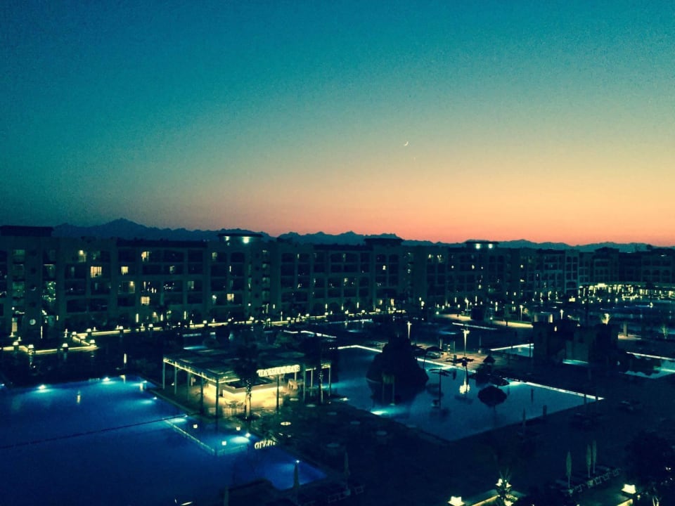 Anlage am Abend Pickalbatros White Beach Resort - Hurghada