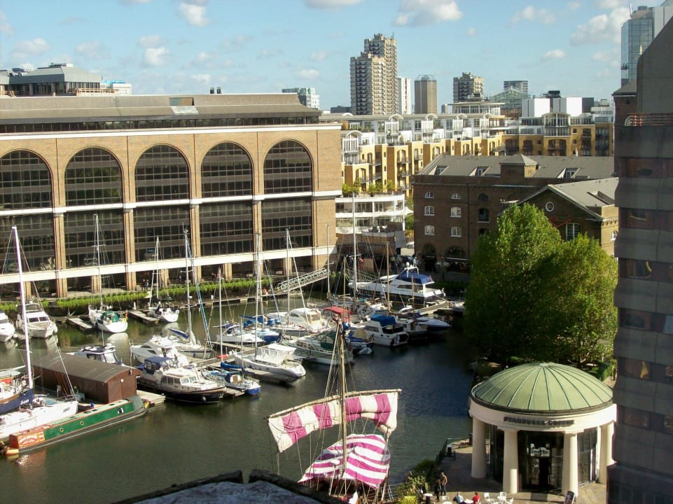 Ausblick vom Zimmer auf die St. Kathrine's Docks The Tower - A Guoman Hotel
