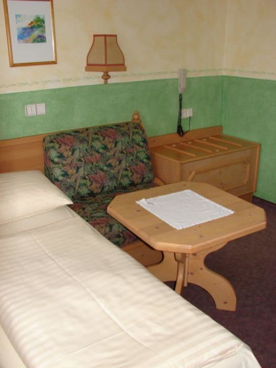 2. Raum des 3-Bett-Zimmers Hotel Schlickwirt