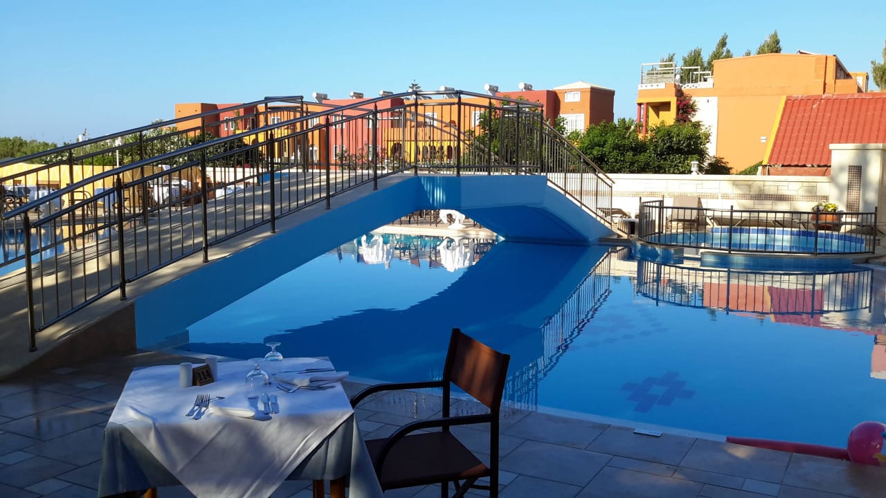 Pool  Vantaris Luxury Beach Resort