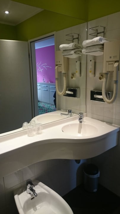 Fön, Kosmetiktücher, Seife Roomingtons Wetzlar