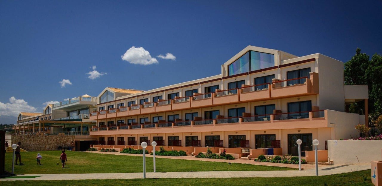 Hotel, zachodnie skrzydło Kiani Beach Resort Family All Inclusive