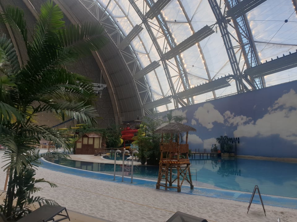 Pool Tropical Islands Resort