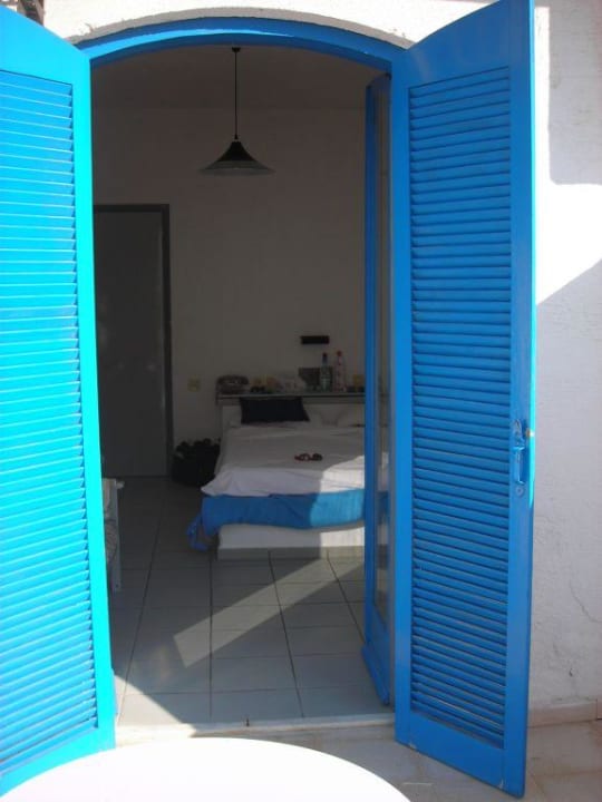 Pokój, widok z tarasu Hotel Iro