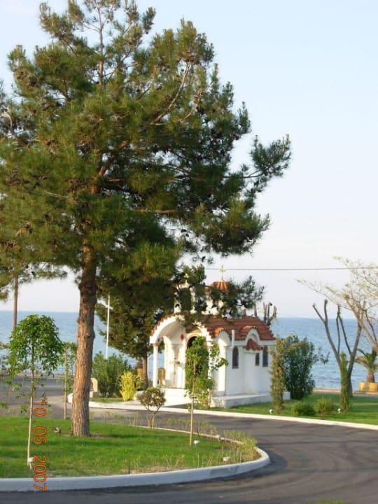 Przed hotelem... alltoura Club Hotel Poseidon Palace