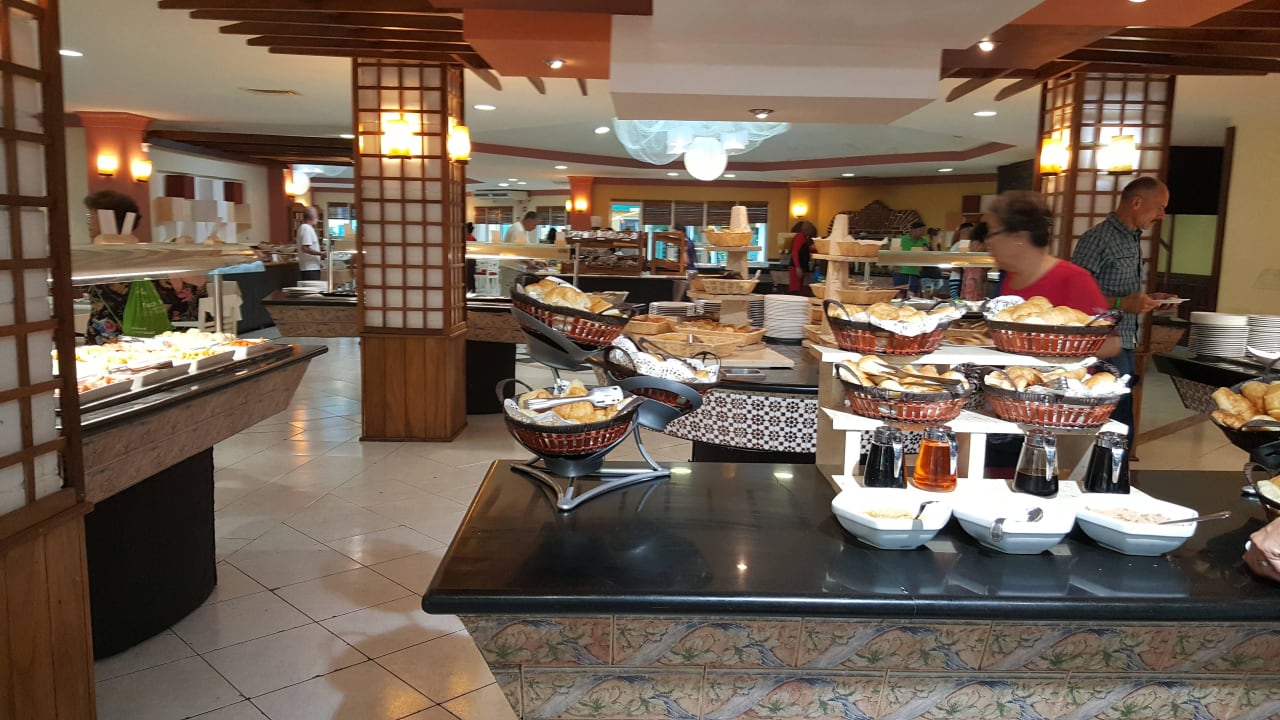 Ansichten und Details Buffetrestaurant am Abend Melia Las Antillas - Adults only