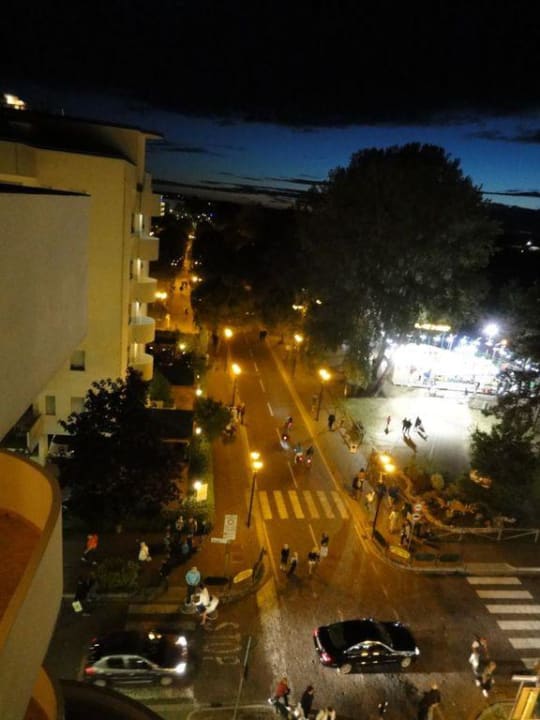 Fußgängerzone am Abend Hotel Europa Bibione