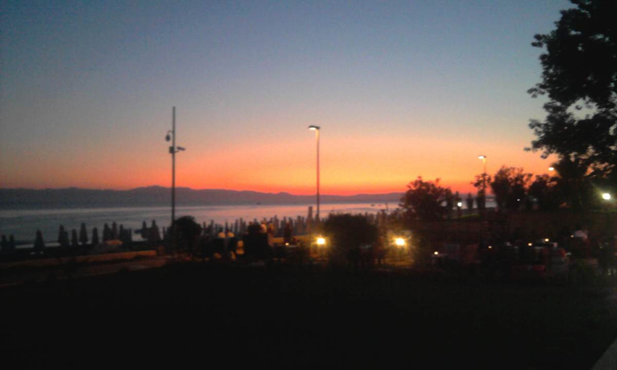 Sonnenuntergang beim Essen Hotel Sirma