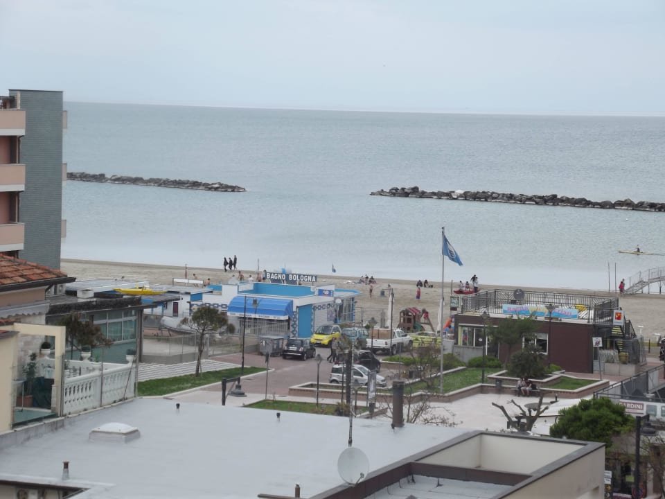 Blick vom Balkon zum Meer Hotel Corallo