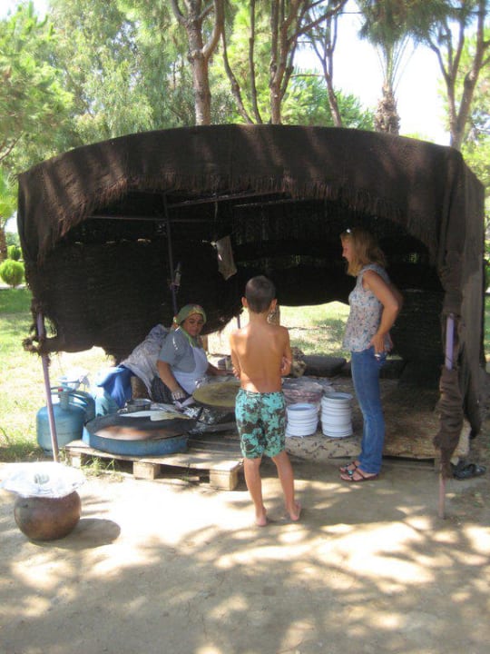 Selbstgebackenes gefülltes Brot Club Turtas Beach Hotel