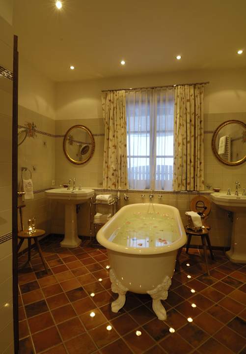 Bad in Juniorsuite Hotel Bergschlössl