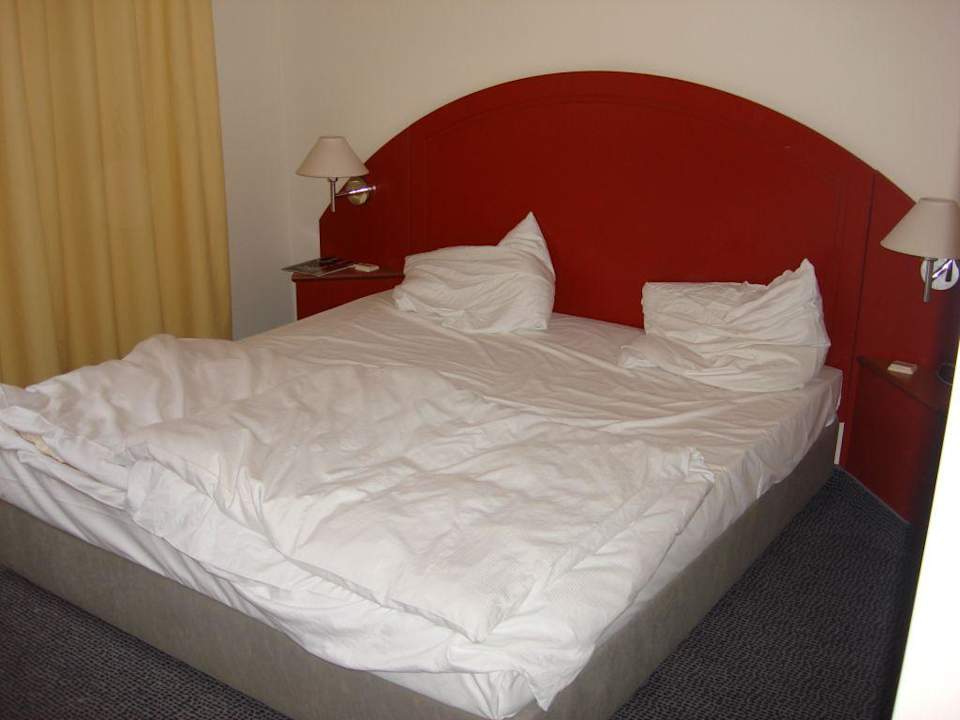 Zimmer 3.Stock Bett SORAT Hotel Berlin