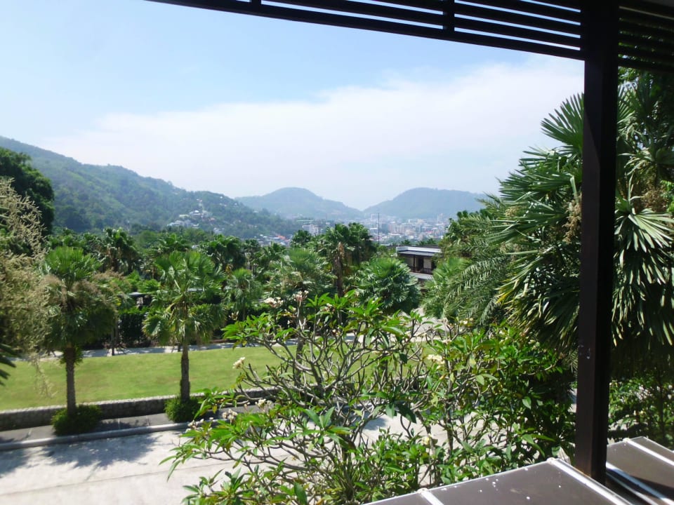 Blick von Terrasse in den Garten Wyndham Sea Pearl Resort, Phuket