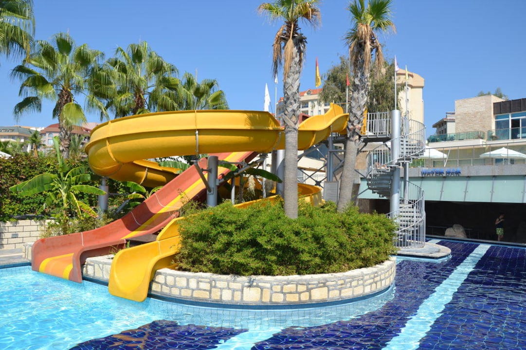 Ausblick auf den Pool  Sealife Buket Resort & Beach
