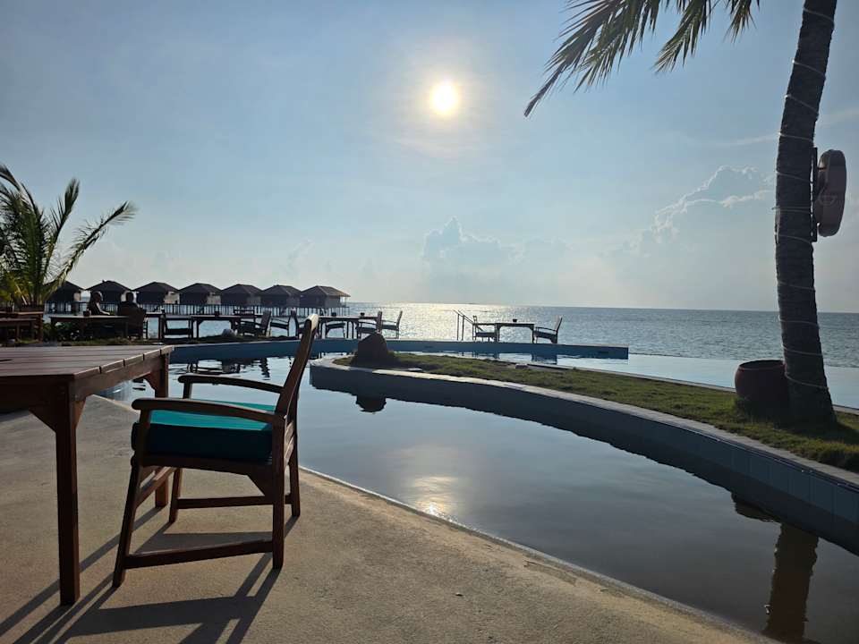 Gastro Filitheyo Island Resort