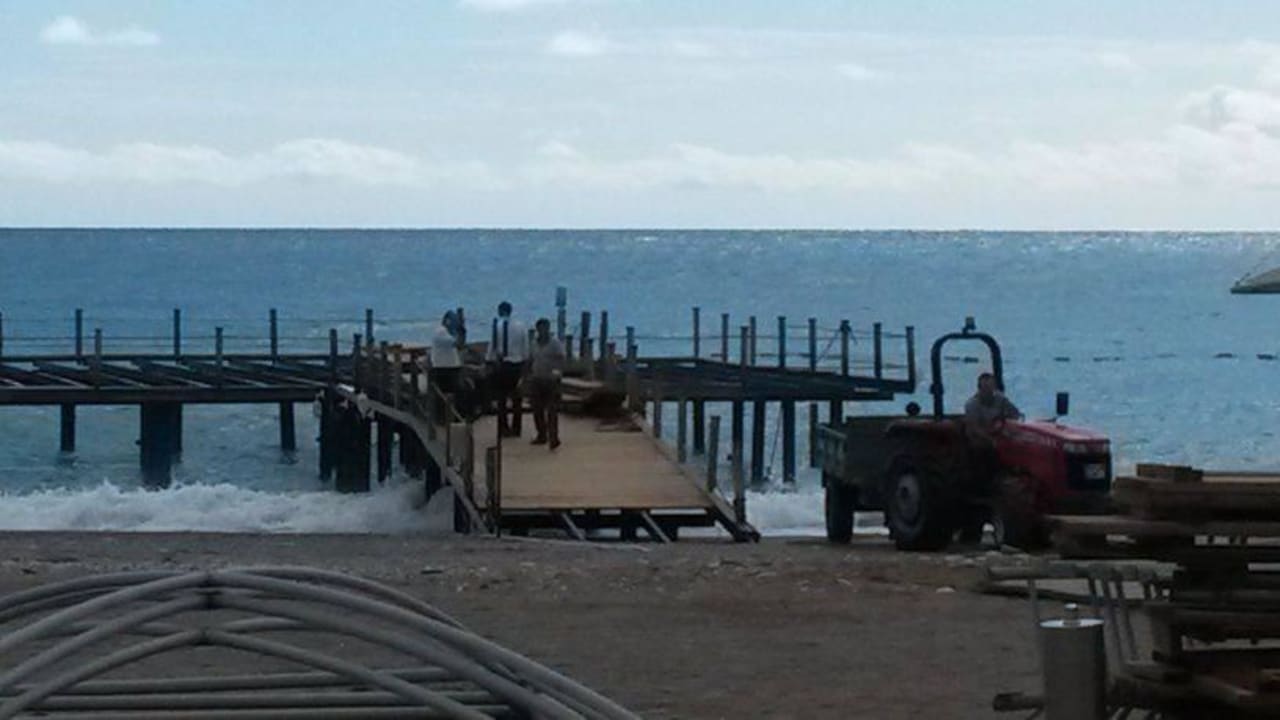 Abbau der Steege Rixos Premium Tekirova