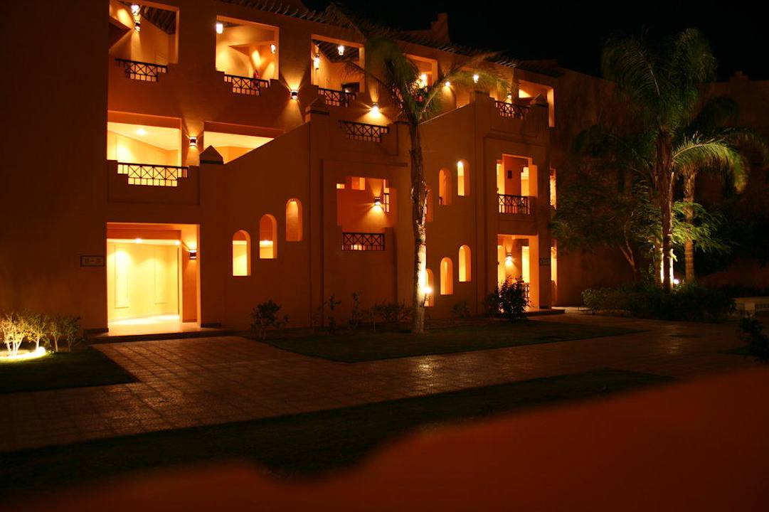 Außen bei Nacht Stella Beach Resort & Spa Makadi Bay