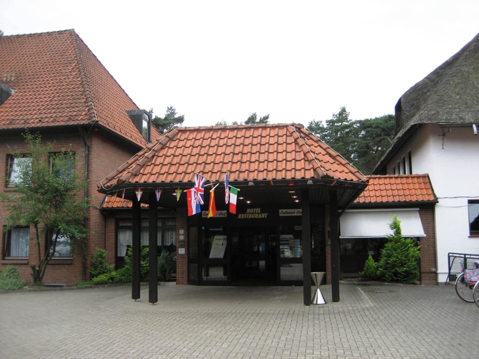 Hoteleingang Heidehotel Soltauer Hof