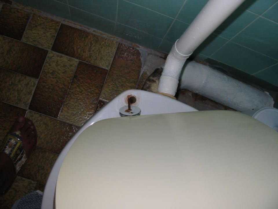 abgerissener Toilettendeckel... Hotel Kokkari Beach