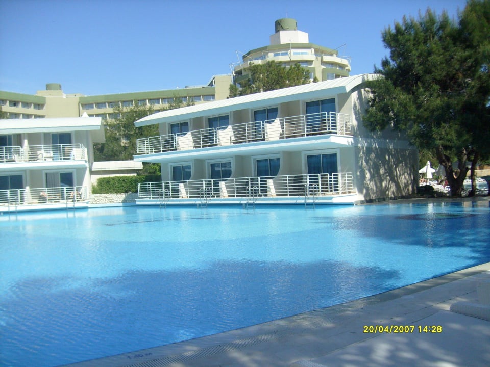 Pool mit nebengebäuden Titanic Deluxe Lara