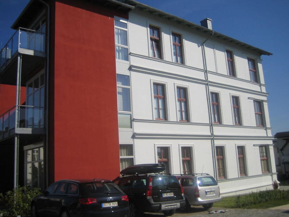 Seitliche Außenansicht Autorenhaus - Ferienwohnung 16