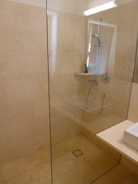 Dusche Weingut Klosterhof Garni-Hotel