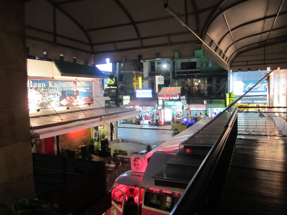 Blick Richtung Strasse Hotel Patong Bay Garden