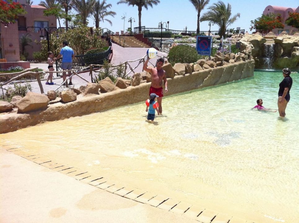 Kleines Wellenbad direkt am Strand Akassia Swiss Resort