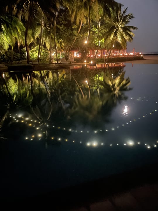 Pool Veligandu Maldives Resort Island