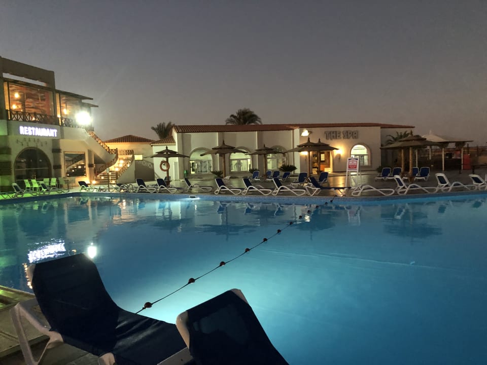 Pool Aladdin Beach Resort