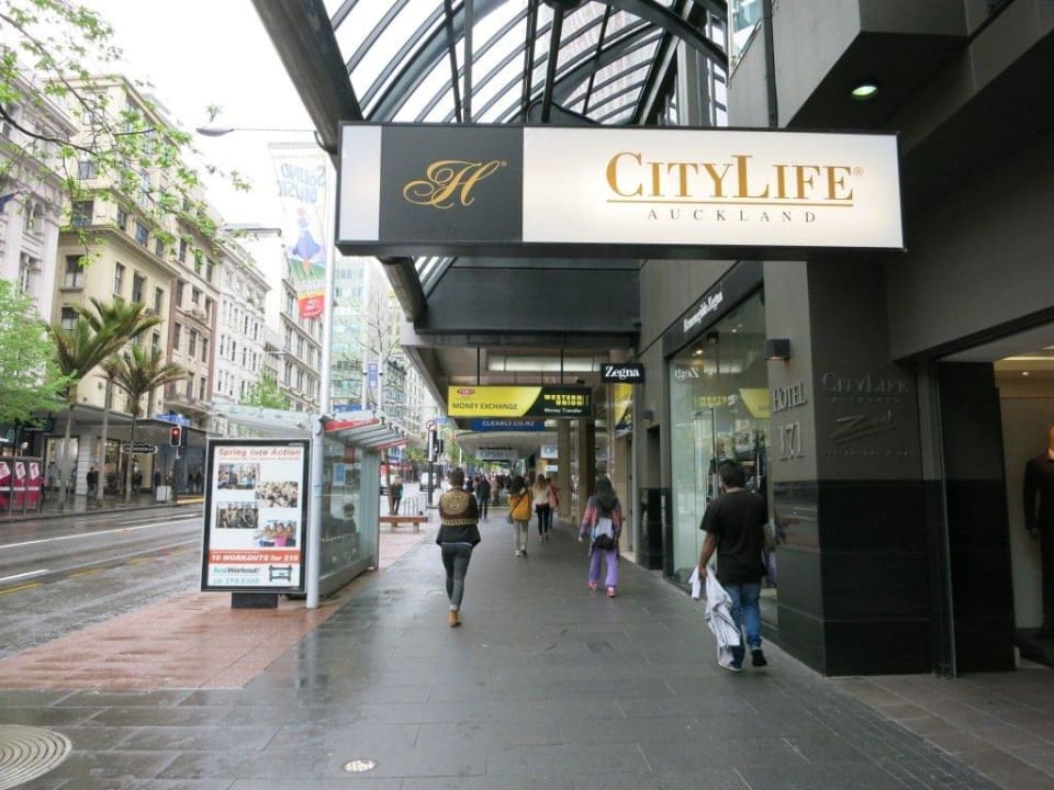 Hoteleingang von der Queen Street Hotel CityLife Auckland